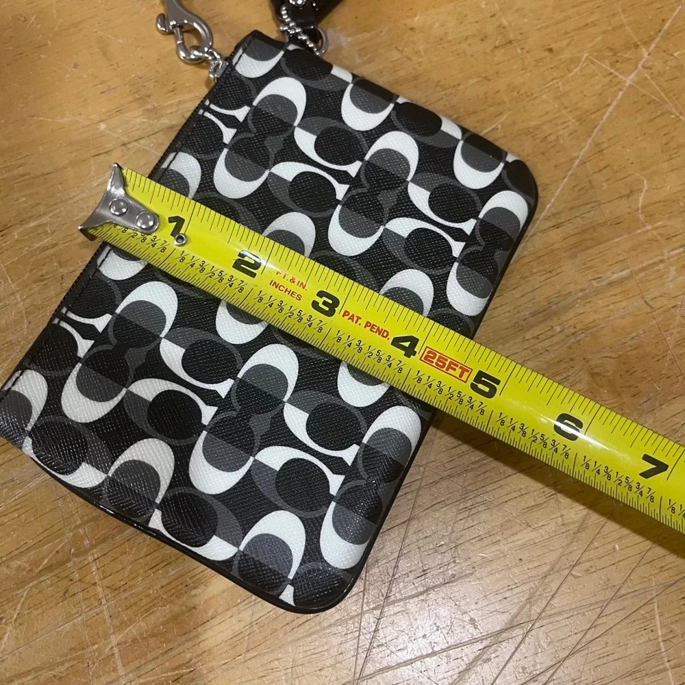 Coach Signature C‎ Wristlet Black White Grey Coated Canvas Y2K Minimalist Purse